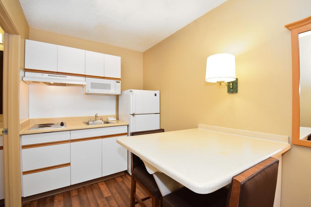 Extended Stay America Select Suites - Raleigh - Research Triangle Park - Hwy 55 Durham Dış mekan fotoğraf