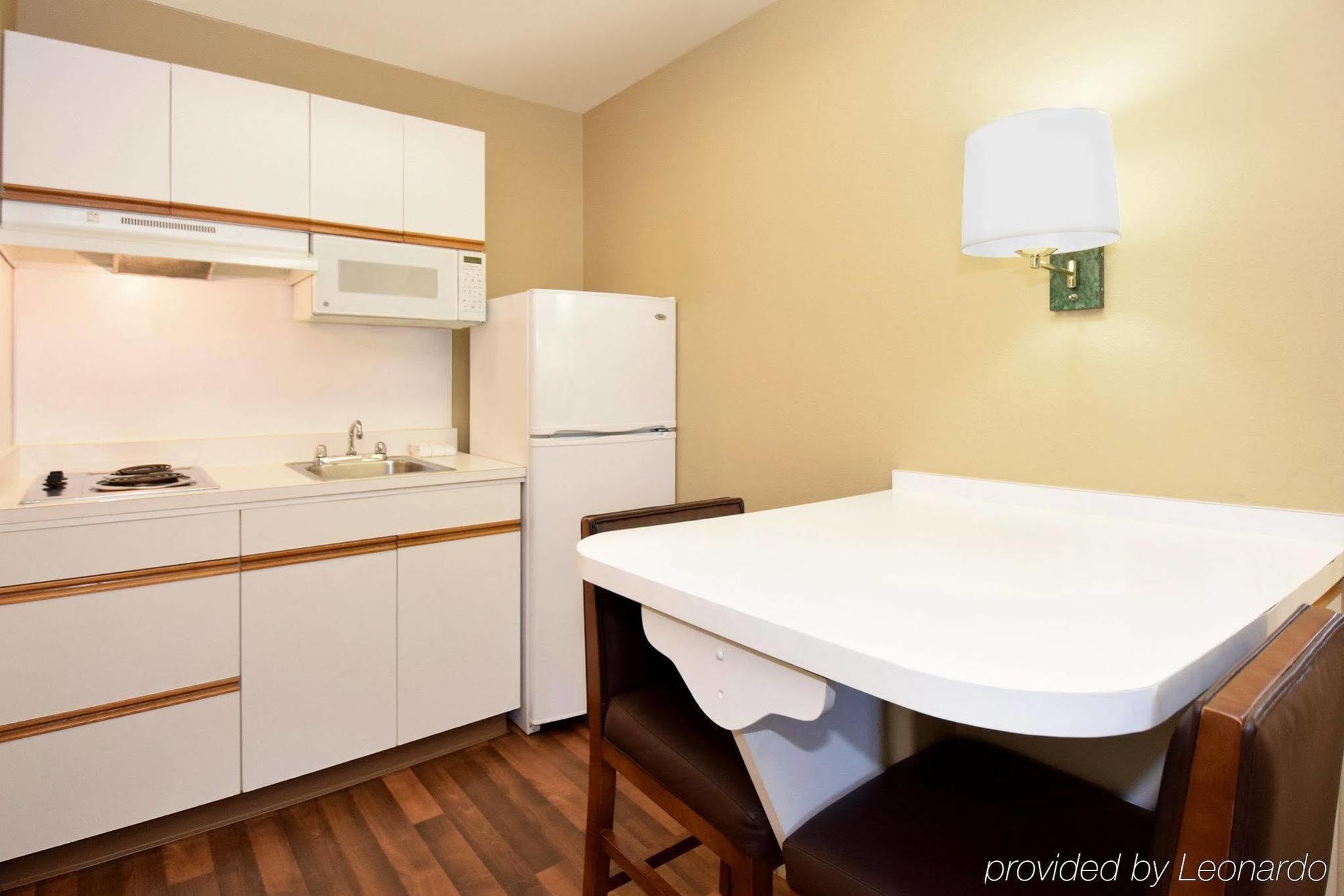 Extended Stay America Select Suites - Raleigh - Research Triangle Park - Hwy 55 Durham Dış mekan fotoğraf